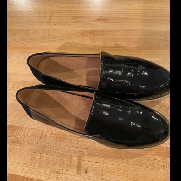 Vionic Kensley Loafer with Arch Support - Picture 4 of 5